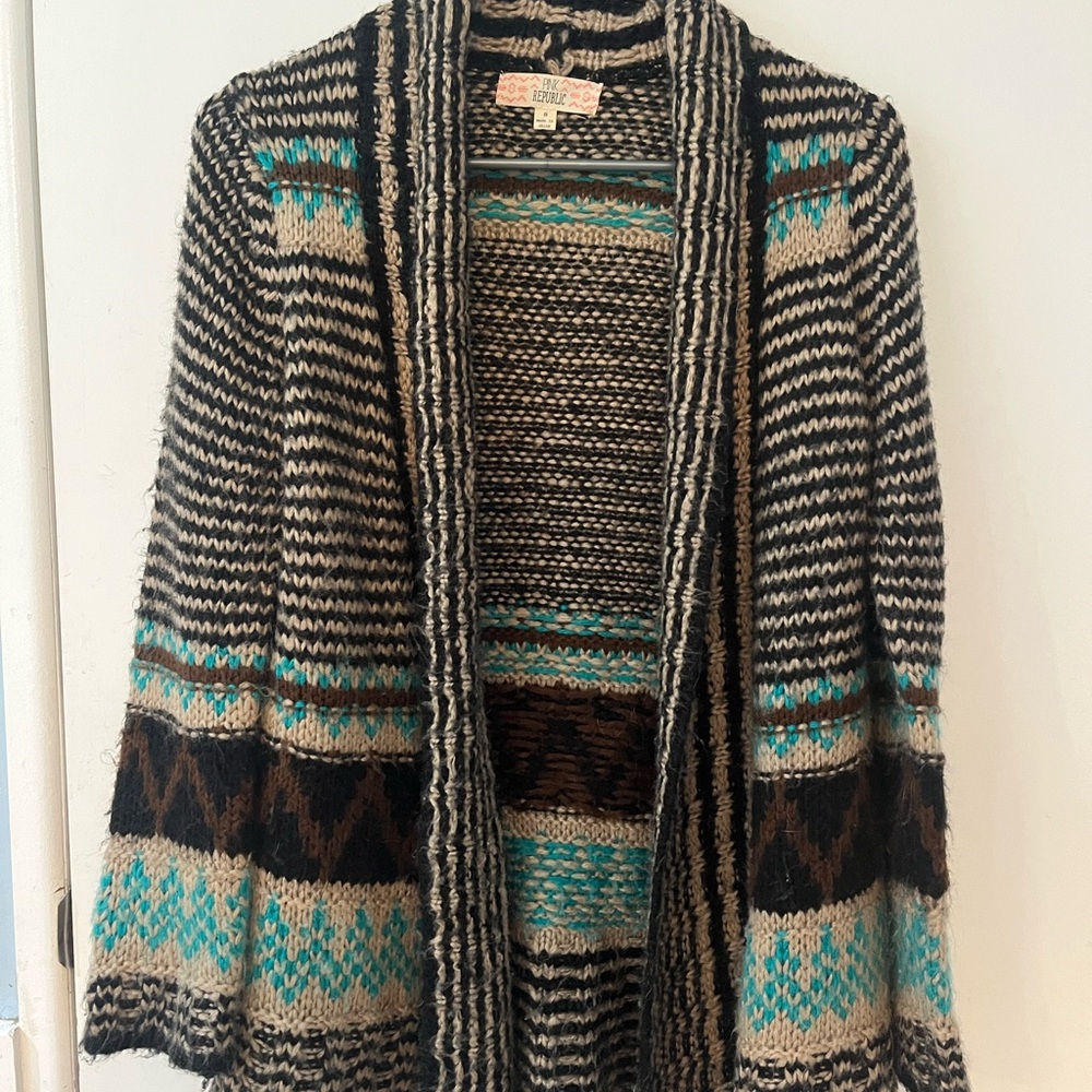 Cozy Pink Republic sweater size S